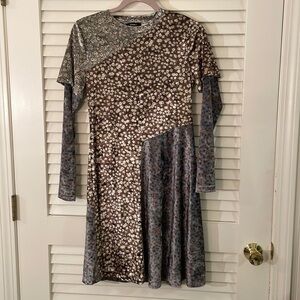 Goen.j Velvety Composition of Varied Floral Angled Prints Boat Neck MIDI Dress